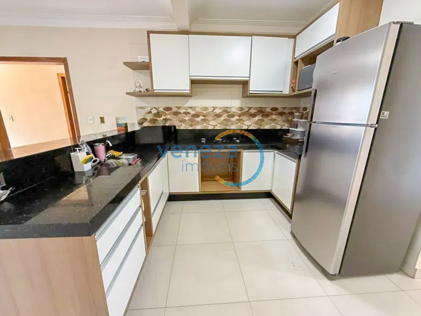 Casa Residencial à venda no bairro Sao Pedro de Londrina com 140m<sup>2</sup> útil, 3 quartos, 2 vagas de garagem