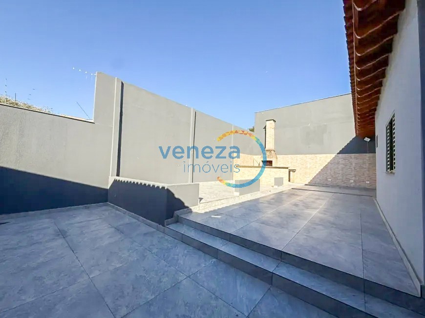 Casa Residencial à venda no bairro Sao Pedro de Londrina com 140m<sup>2</sup> útil, 3 quartos, 2 vagas de garagem