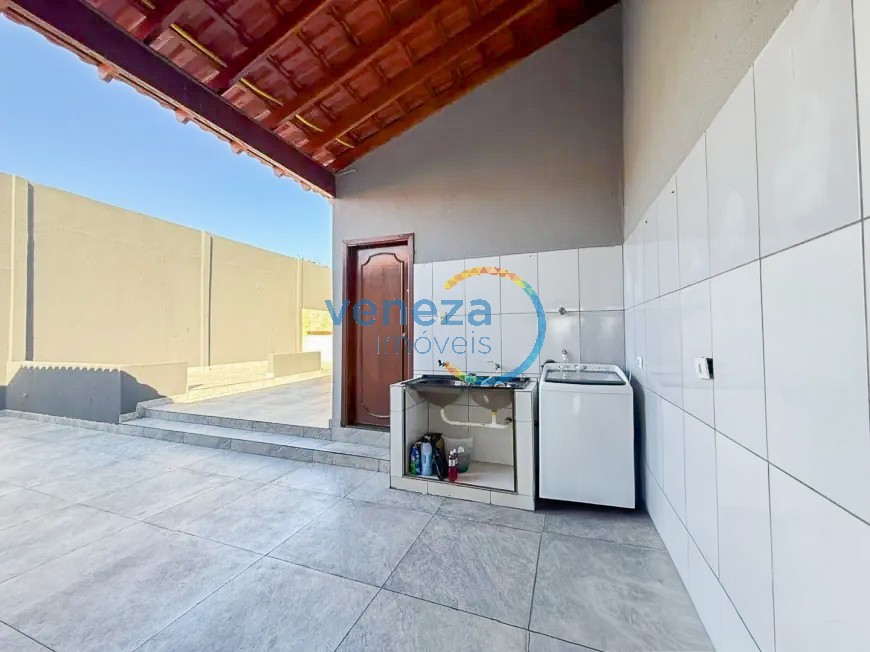 Casa Residencial à venda no bairro Sao Pedro de Londrina com 140m<sup>2</sup> útil, 3 quartos, 2 vagas de garagem