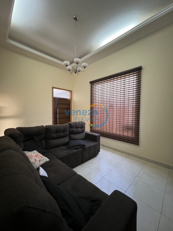 Casa Residencial à venda no bairro Jardim Antonio Semprebom de Ibipora com 214m<sup>2</sup> útil, 3 quartos, 2 vagas de garagem