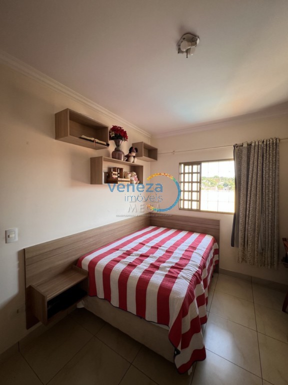 Casa Residencial à venda no bairro Jardim Antonio Semprebom de Ibipora com 214m<sup>2</sup> útil, 3 quartos, 2 vagas de garagem