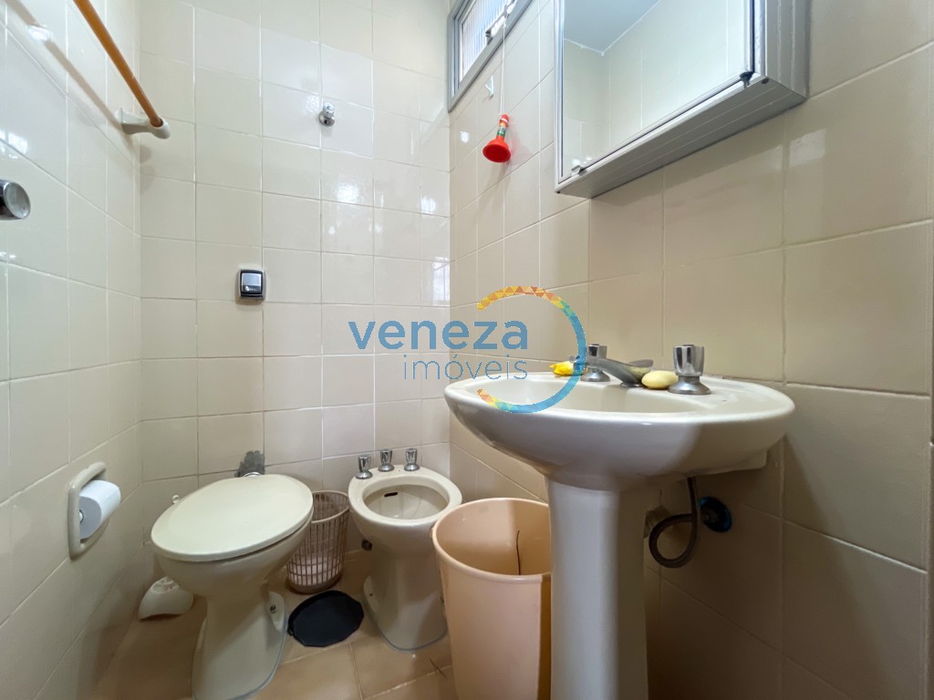 Apartamento à venda no bairro Centro de Londrina com 70m<sup>2</sup> útil, 3 quartos, 1 vaga de garagem