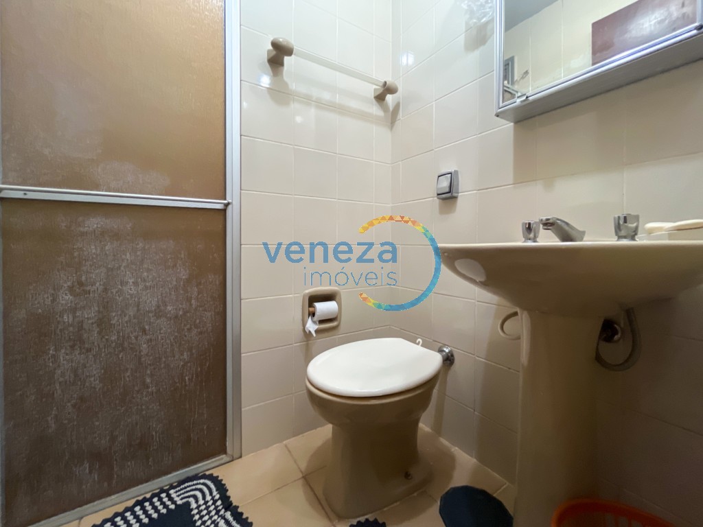 Apartamento à venda no bairro Centro de Londrina com 70m<sup>2</sup> útil, 3 quartos, 1 vaga de garagem