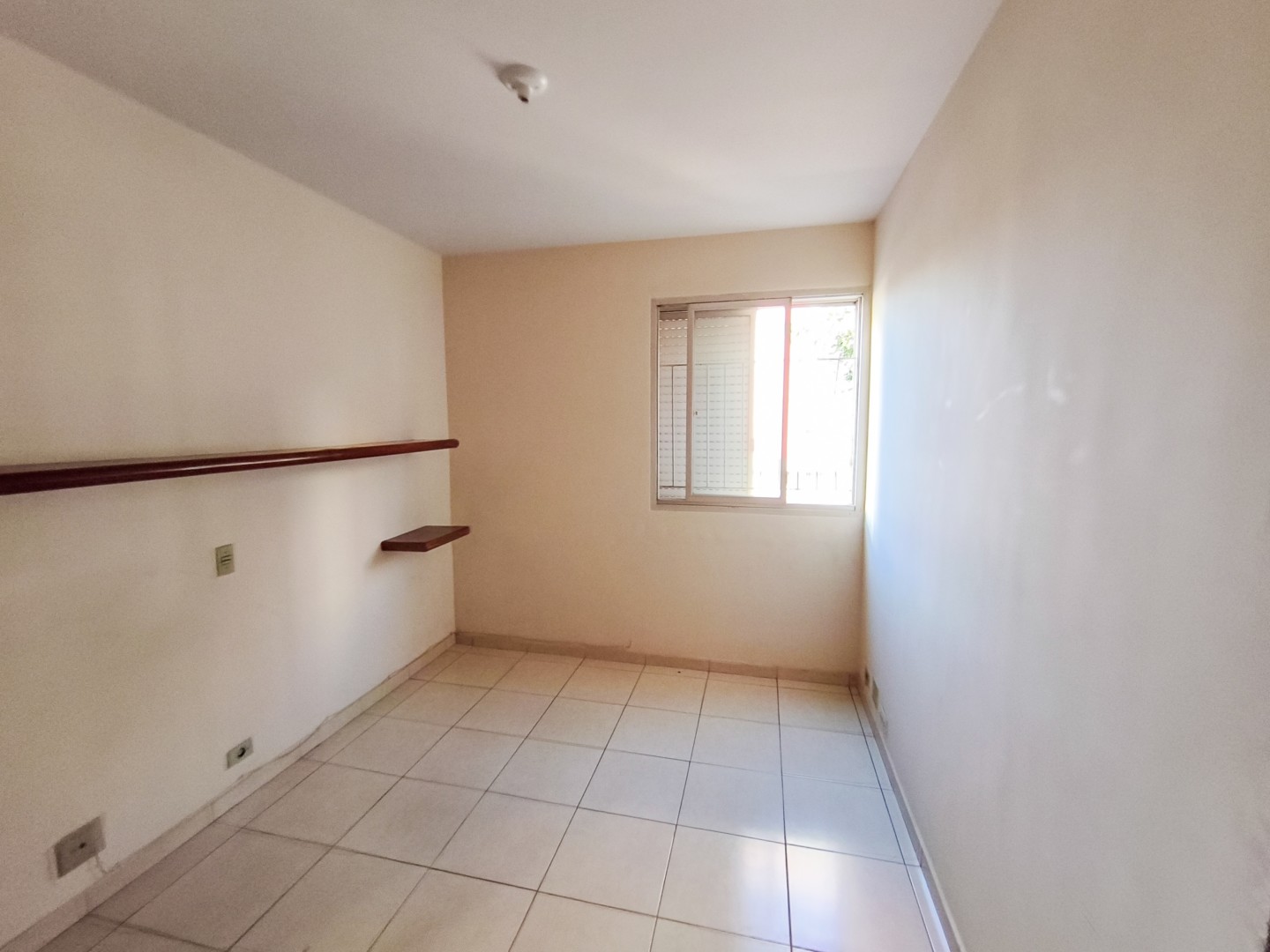 Apartamento para locação no bairro Vila Larsen 1 de Londrina - Foto 4