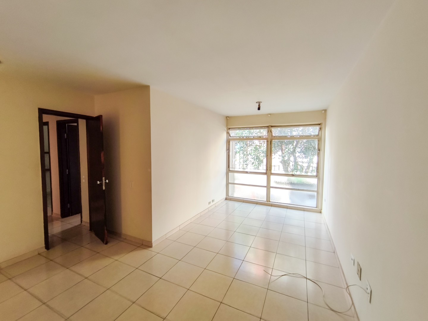 Apartamento para locacao no Vila Larsen 1 em Londrina com 108,96m² por R$ 1.400  - Foto 3