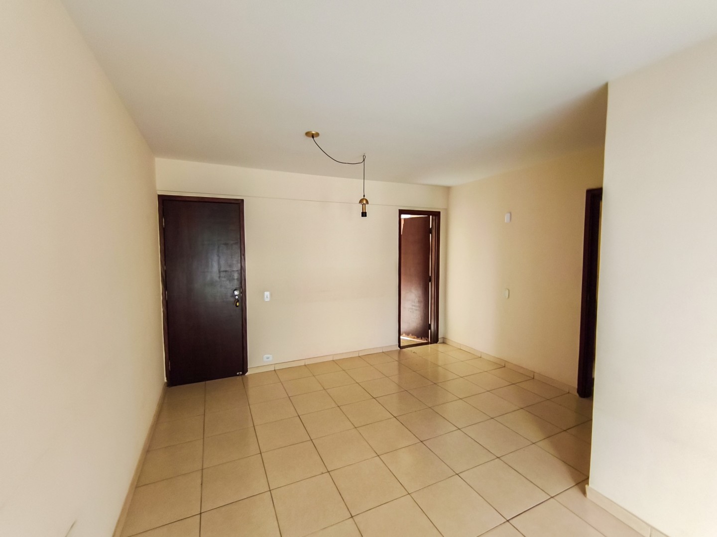 Apartamento para locacao no Vila Larsen 1 em Londrina com 108,96m² por R$ 1.400  - Foto 2