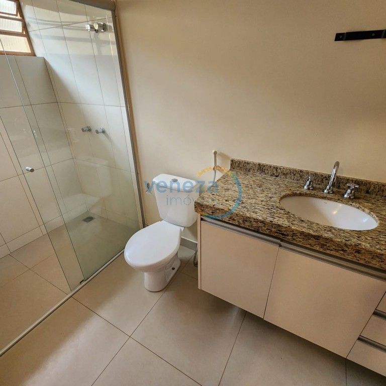 Casa Residencial à venda no bairro Petropolis de Londrina com 170m<sup>2</sup> útil, 3 quartos, 2 vagas de garagem