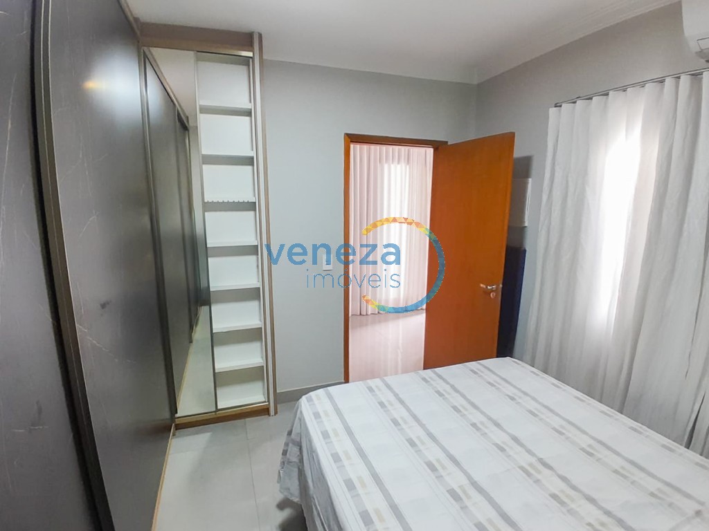 Casa Residencial à venda no bairro Ricardo de Londrina com 180m<sup>2</sup> útil, 4 quartos, 4 vagas de garagem