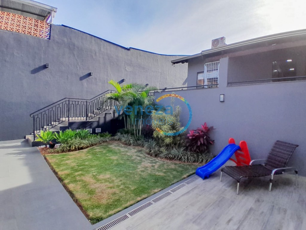 Casa Residencial à venda no bairro Ricardo de Londrina com 180m<sup>2</sup> útil, 4 quartos, 4 vagas de garagem