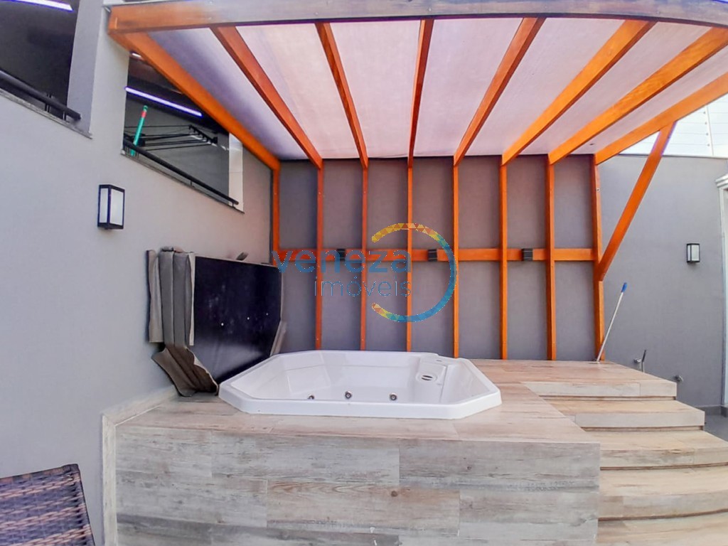 Casa Residencial à venda no bairro Ricardo de Londrina com 180m<sup>2</sup> útil, 4 quartos, 4 vagas de garagem