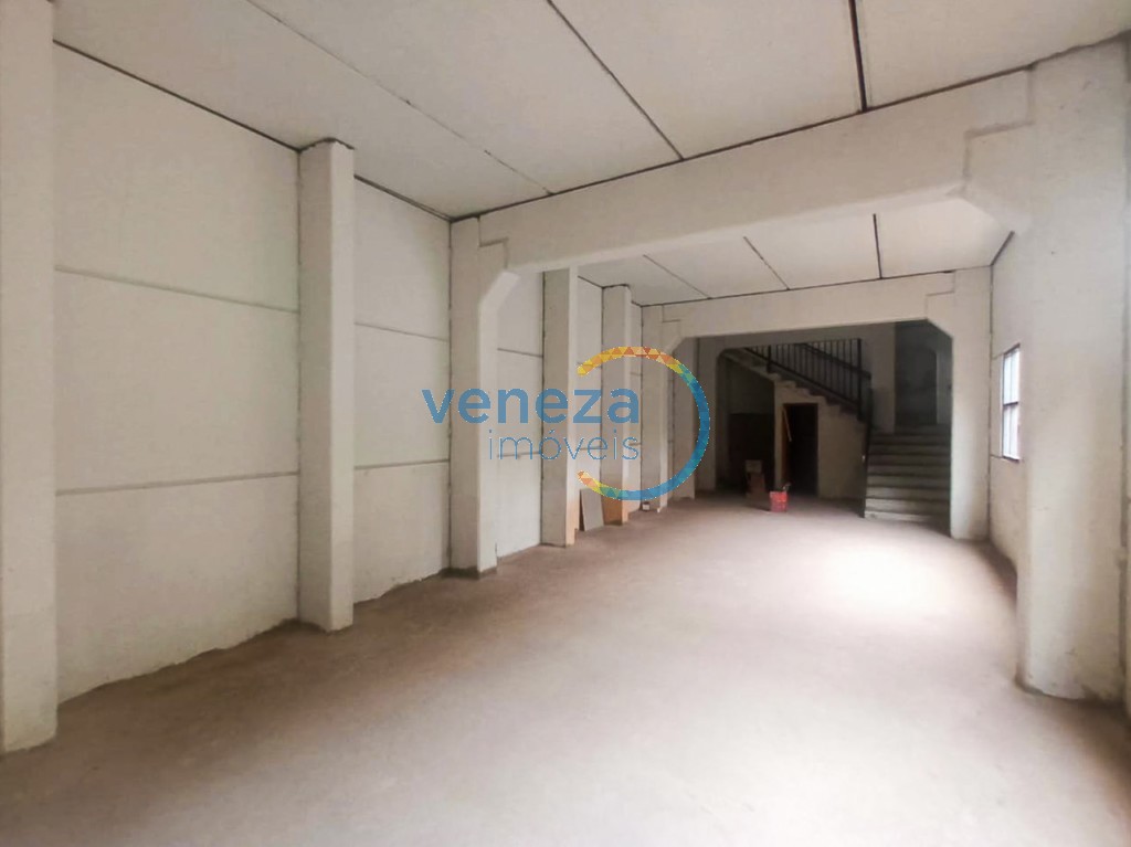 Barracão para locação no bairro Portal de Versalhes de Londrina com 294.18m<sup>2</sup> útil