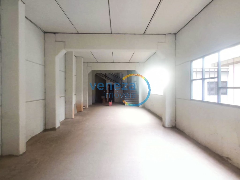 Barracão para locação no bairro Portal de Versalhes de Londrina com 294.18m<sup>2</sup> útil