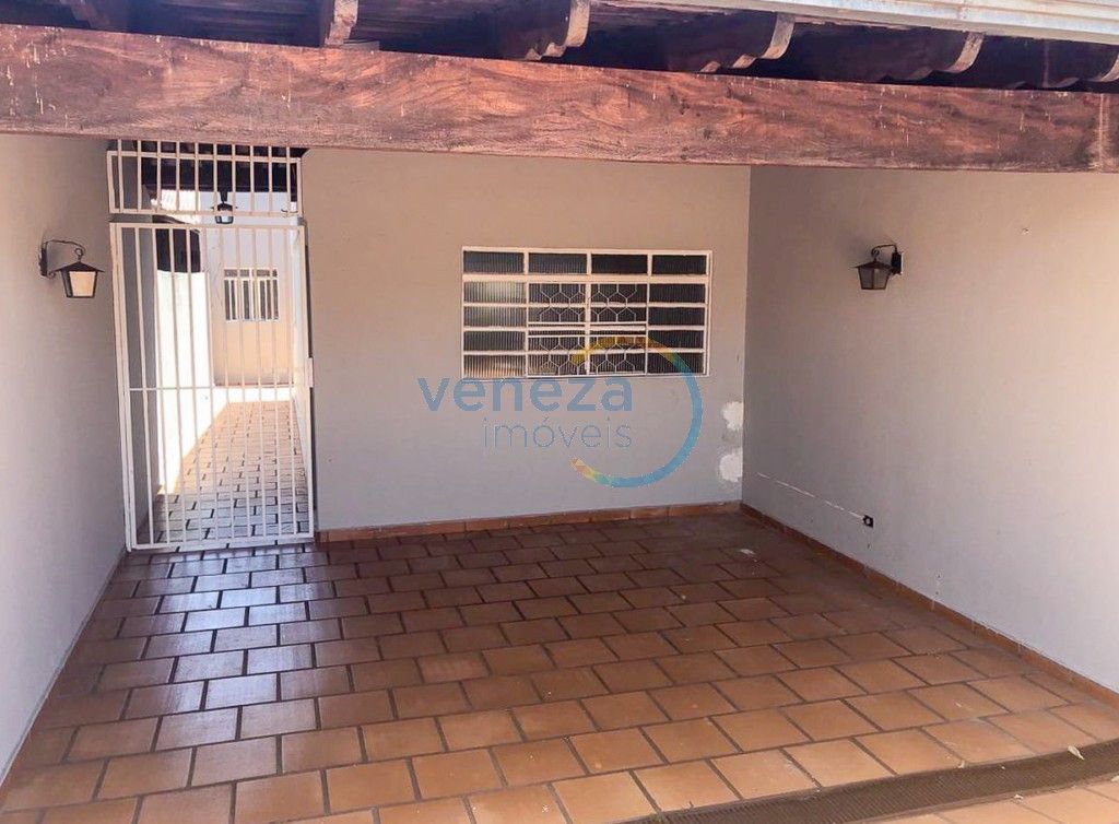 Casa Residencial à venda no bairro Santa Maria de Londrina com 116.18m<sup>2</sup> útil, 4 quartos, 1 vaga de garagem