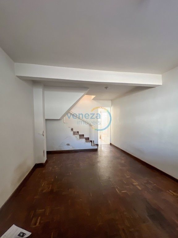 Casa Residencial à venda no bairro Santa Maria de Londrina com 116.18m<sup>2</sup> útil, 4 quartos, 1 vaga de garagem