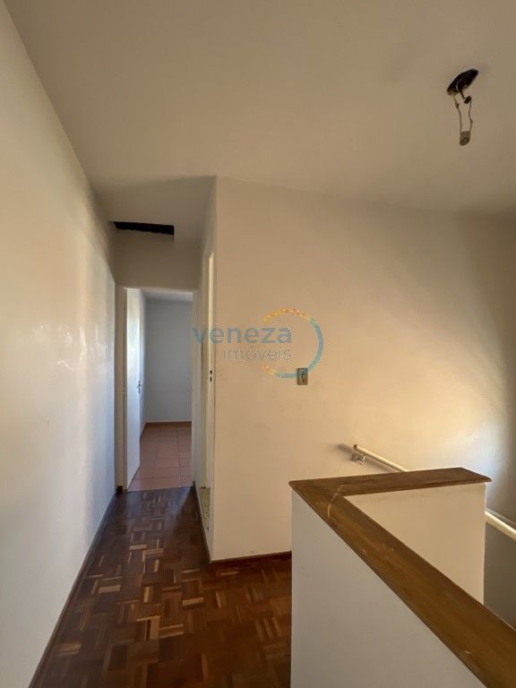 Casa Residencial à venda no bairro Santa Maria de Londrina com 116.18m<sup>2</sup> útil, 4 quartos, 1 vaga de garagem