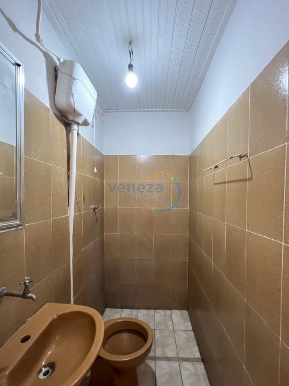 Casa Residencial à venda no bairro Santa Maria de Londrina com 116.18m<sup>2</sup> útil, 4 quartos, 1 vaga de garagem