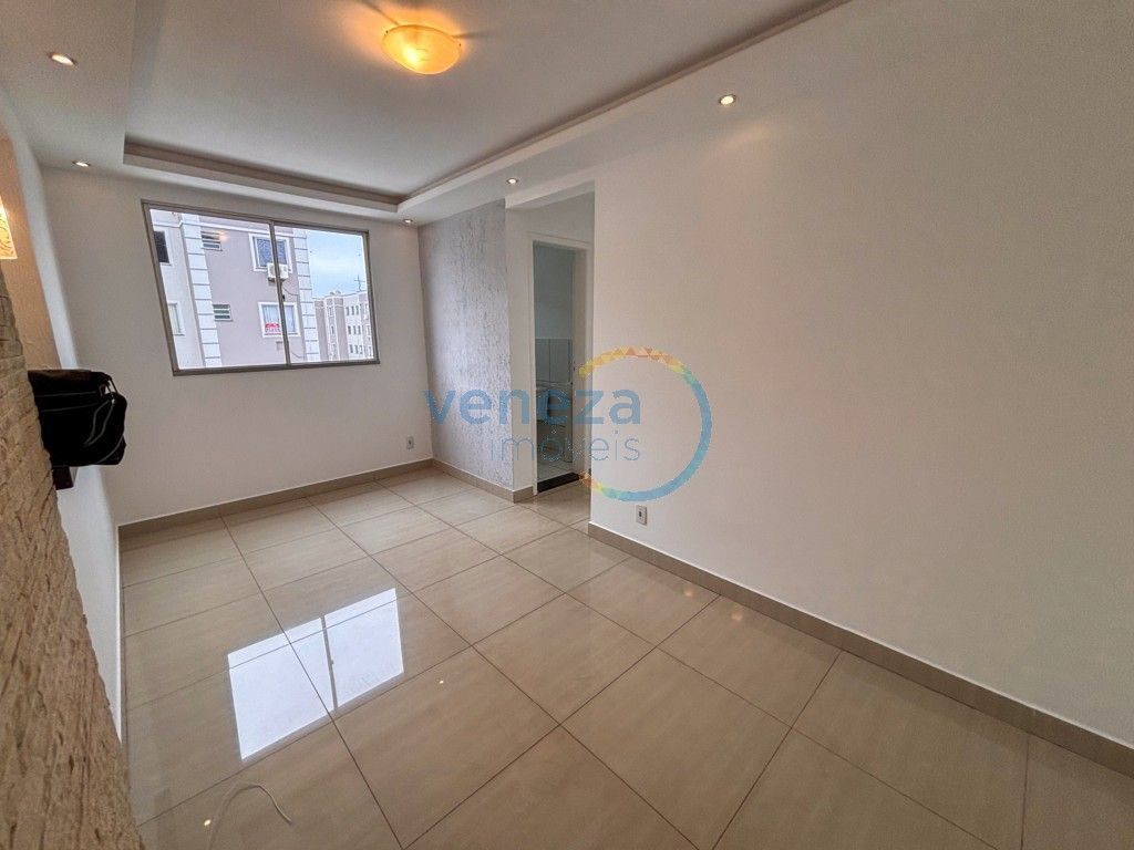 Apartamento para venda no Hipica em Londrina com 77m² por R$ 227.000,00