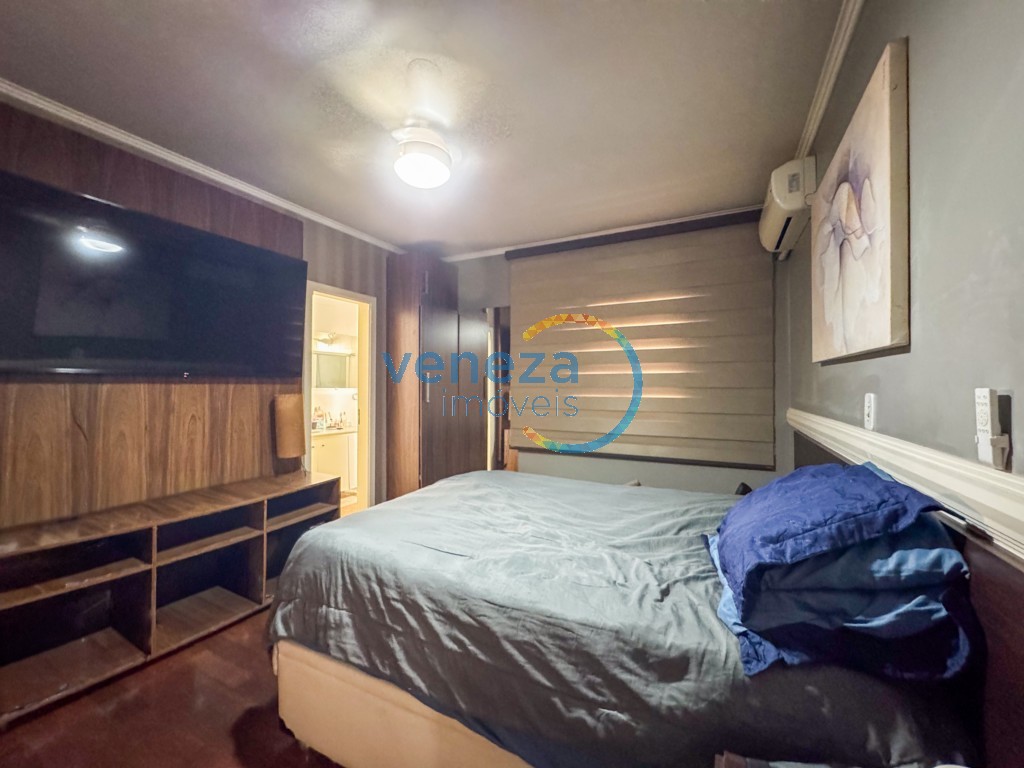 Casa Residencial à venda no bairro Rodocentro de Londrina com 215m<sup>2</sup> útil, 3 quartos, 2 vagas de garagem