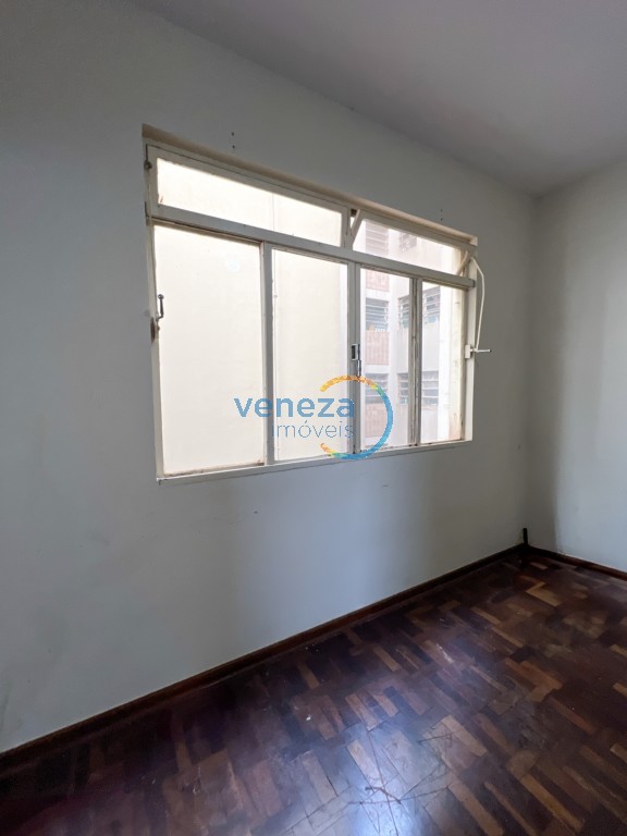 Apartamento para venda no Centro em Londrina com 116,84m² por R$ 240.000,00