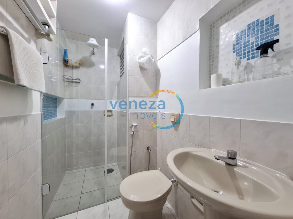 Apartamento à venda no bairro Brasil de Londrina com 74.61m<sup>2</sup> útil, 3 quartos, 1 vaga de garagem