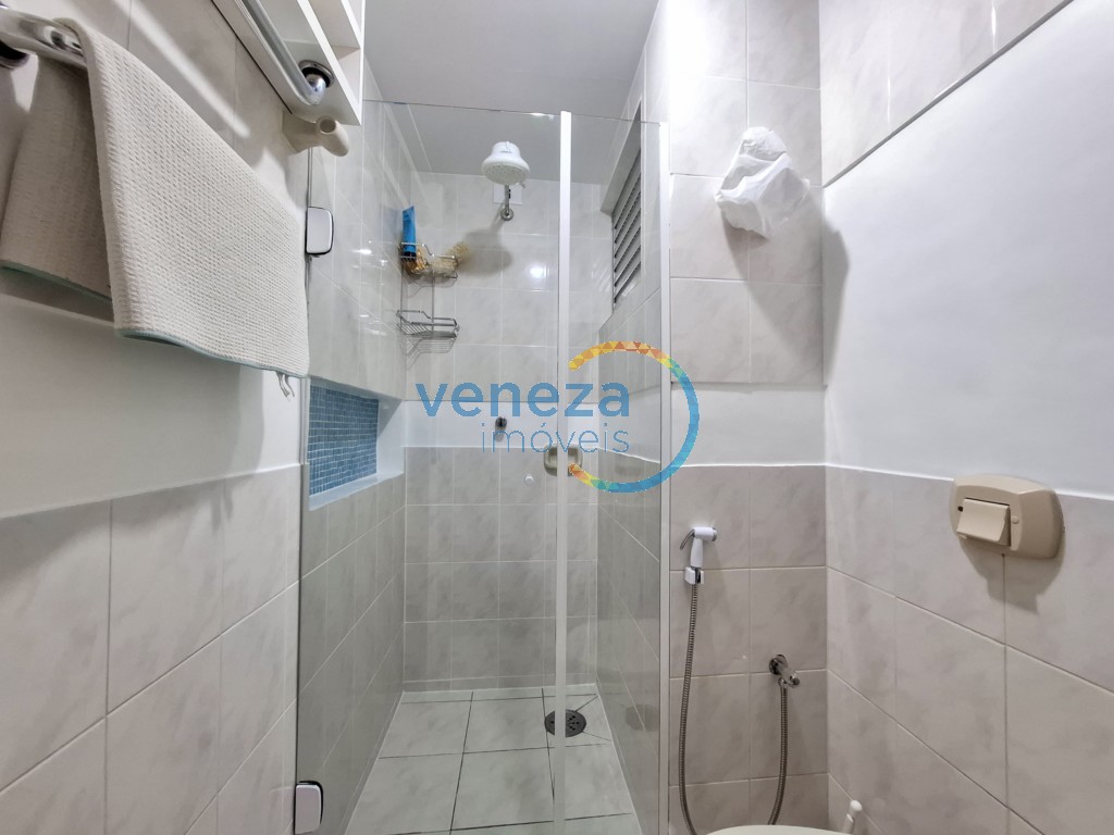 Apartamento à venda no bairro Brasil de Londrina com 74.61m<sup>2</sup> útil, 3 quartos, 1 vaga de garagem