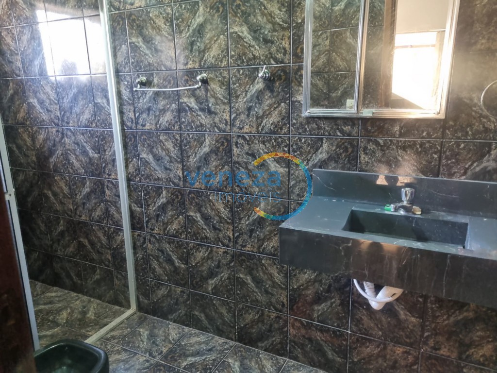 Casa Residencial à venda no bairro Sao Francisco de Assis de Londrina com 145m<sup>2</sup> útil, 4 quartos, 2 vagas de garagem