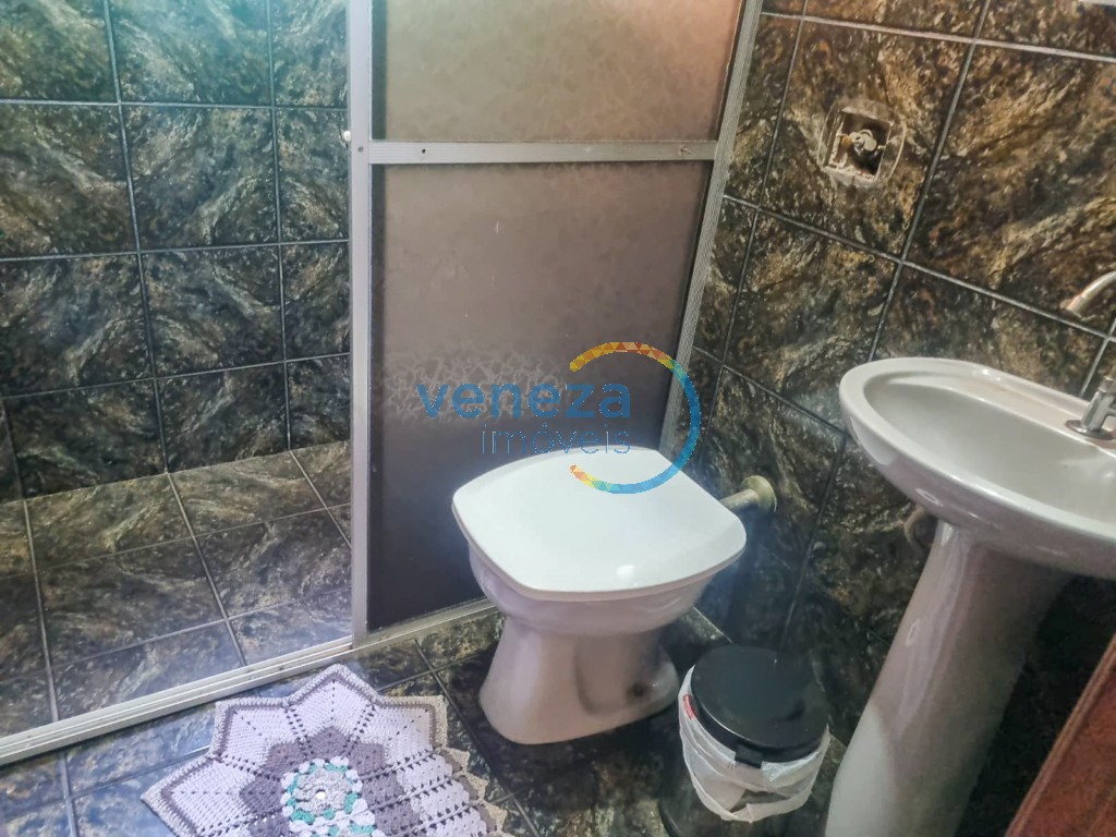 Casa Residencial à venda no bairro Sao Francisco de Assis de Londrina com 145m<sup>2</sup> útil, 4 quartos, 2 vagas de garagem