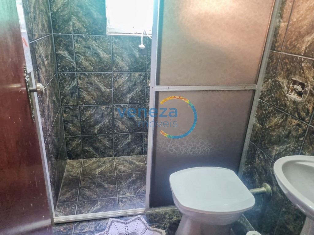 Casa Residencial à venda no bairro Sao Francisco de Assis de Londrina com 145m<sup>2</sup> útil, 4 quartos, 2 vagas de garagem