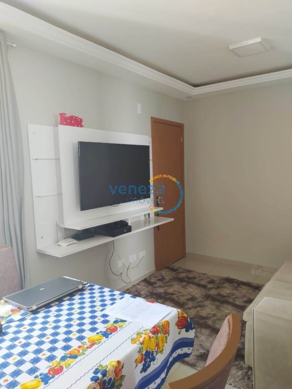 Apartamento à venda no bairro Maria Luiza de Londrina com 45m<sup>2</sup> útil, 2 quartos, 1 vaga de garagem