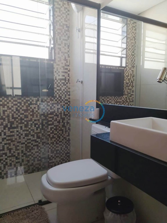 Apartamento à venda no bairro Maria Luiza de Londrina com 45m<sup>2</sup> útil, 2 quartos, 1 vaga de garagem