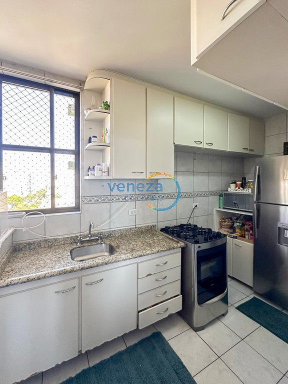 Apartamento à venda no bairro Centro de Londrina com 67m<sup>2</sup> útil, 3 quartos, 1 vaga de garagem