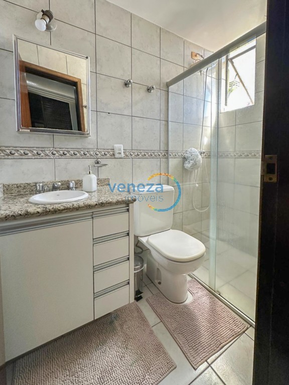 Apartamento à venda no bairro Centro de Londrina com 67m<sup>2</sup> útil, 3 quartos, 1 vaga de garagem