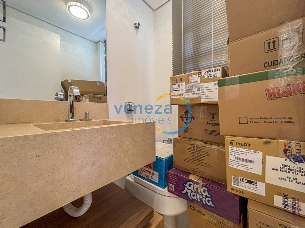 Apartamento à venda no bairro Centro de Londrina com 185.13m<sup>2</sup> útil, 4 quartos, 1 vaga de garagem