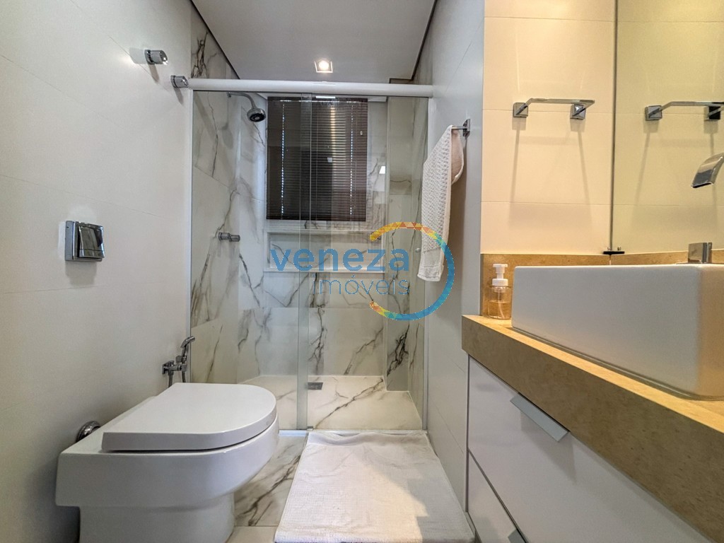 Apartamento à venda no bairro Centro de Londrina com 185.13m<sup>2</sup> útil, 4 quartos, 1 vaga de garagem