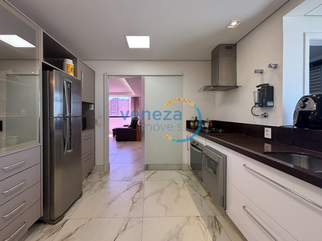 Apartamento à venda no bairro Centro de Londrina com 185.13m<sup>2</sup> útil, 4 quartos, 1 vaga de garagem