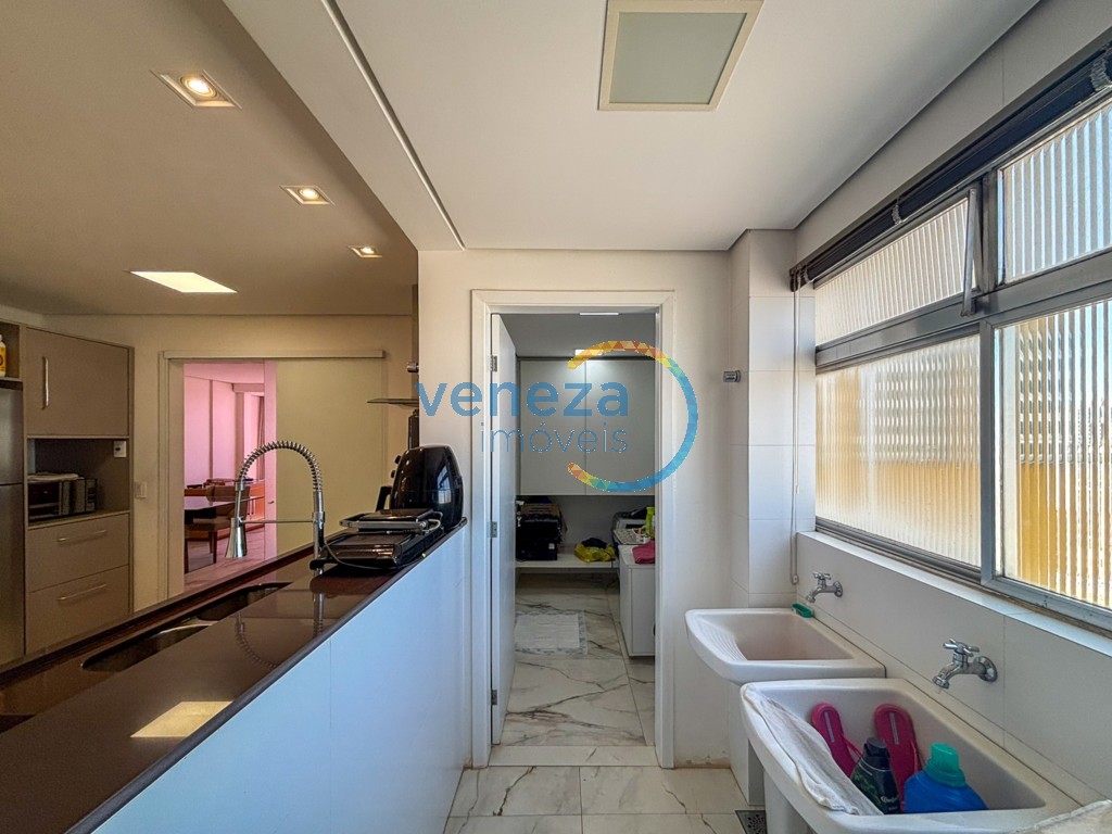 Apartamento à venda no bairro Centro de Londrina com 185.13m<sup>2</sup> útil, 4 quartos, 1 vaga de garagem