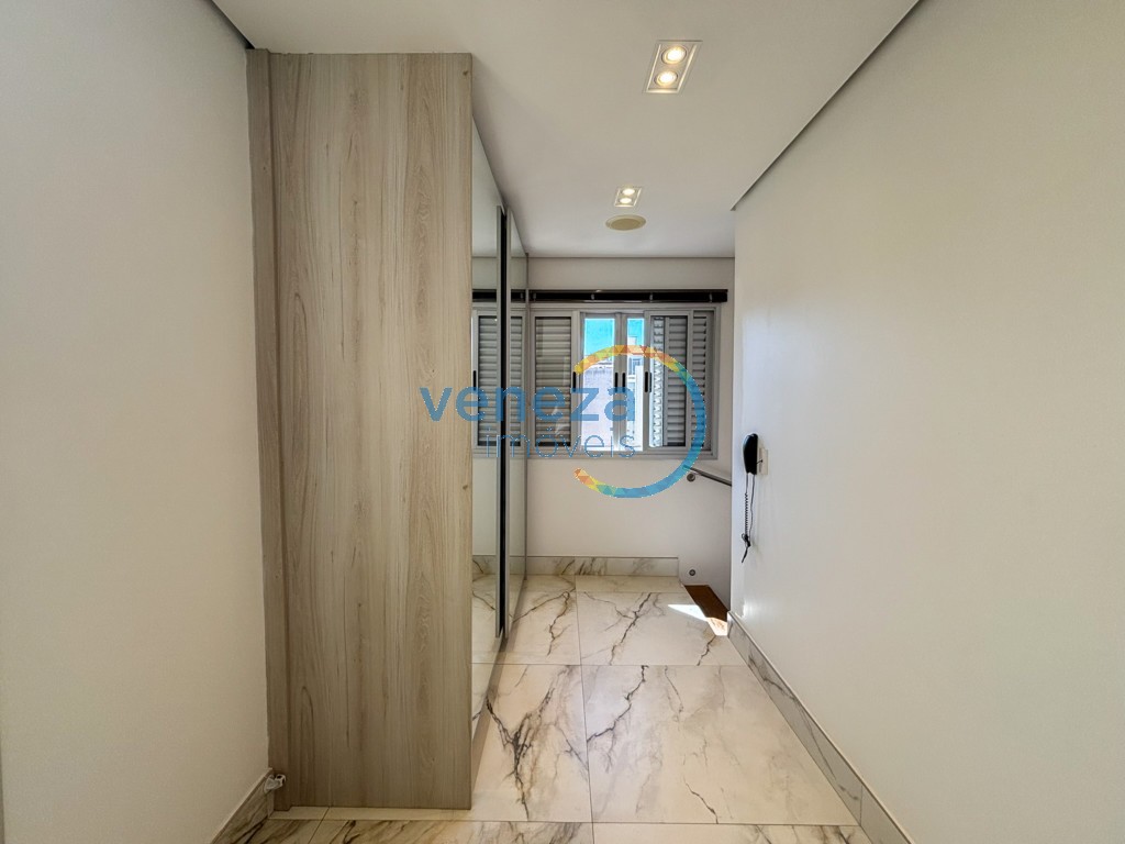 Apartamento à venda no bairro Centro de Londrina com 185.13m<sup>2</sup> útil, 4 quartos, 1 vaga de garagem