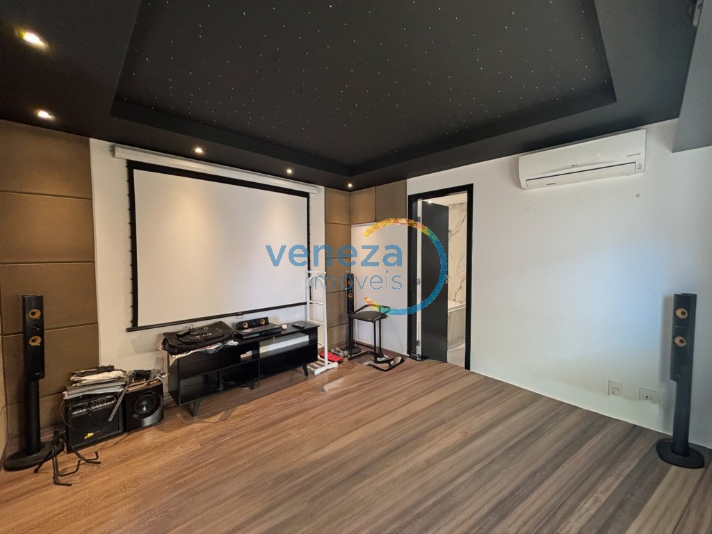 Apartamento à venda no bairro Centro de Londrina com 185.13m<sup>2</sup> útil, 4 quartos, 1 vaga de garagem