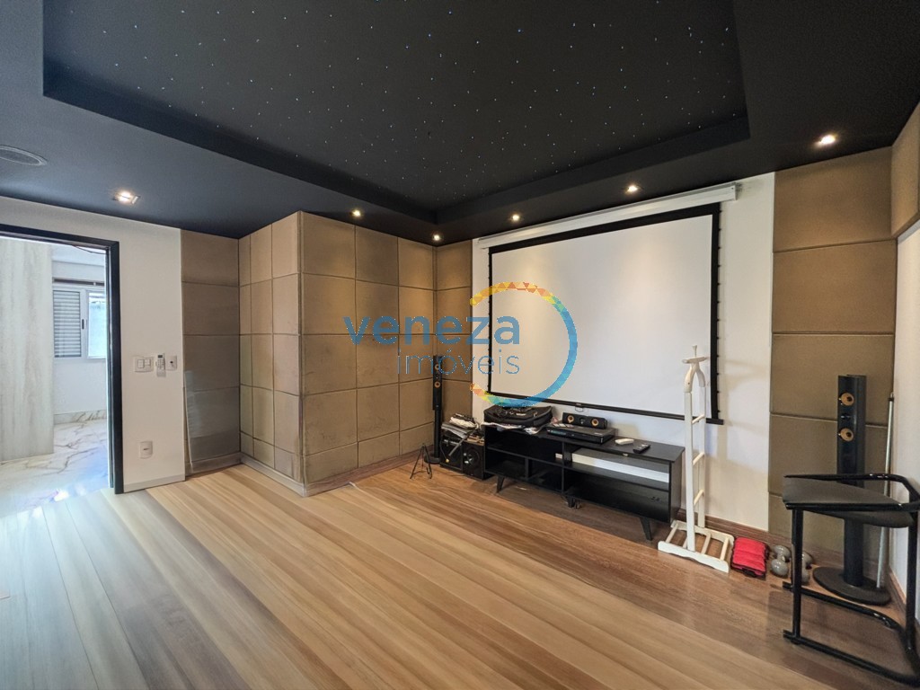 Apartamento à venda no bairro Centro de Londrina com 185.13m<sup>2</sup> útil, 4 quartos, 1 vaga de garagem