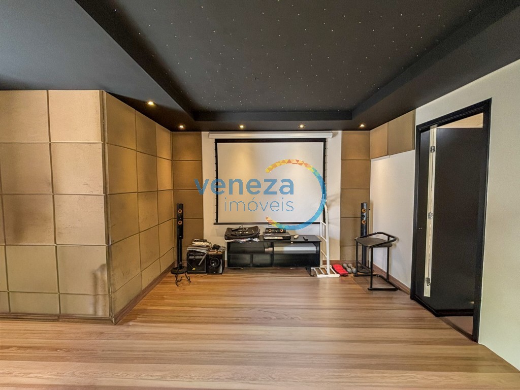 Apartamento à venda no bairro Centro de Londrina com 185.13m<sup>2</sup> útil, 4 quartos, 1 vaga de garagem