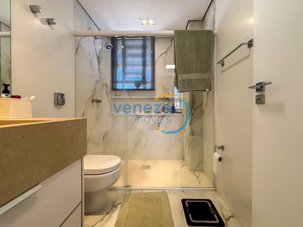 Apartamento à venda no bairro Centro de Londrina com 185.13m<sup>2</sup> útil, 4 quartos, 1 vaga de garagem