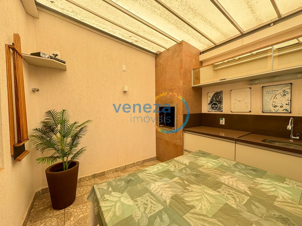 Apartamento à venda no bairro Centro de Londrina com 185.13m<sup>2</sup> útil, 4 quartos, 1 vaga de garagem