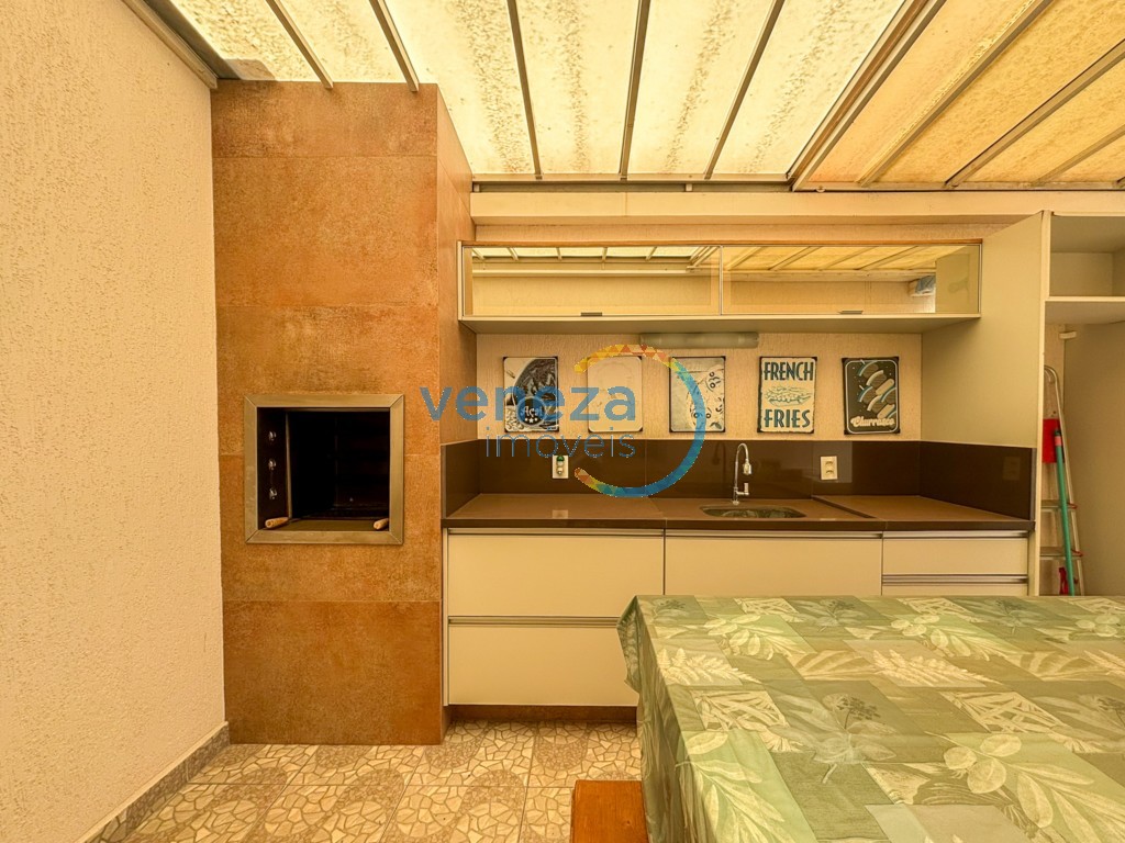 Apartamento à venda no bairro Centro de Londrina com 185.13m<sup>2</sup> útil, 4 quartos, 1 vaga de garagem