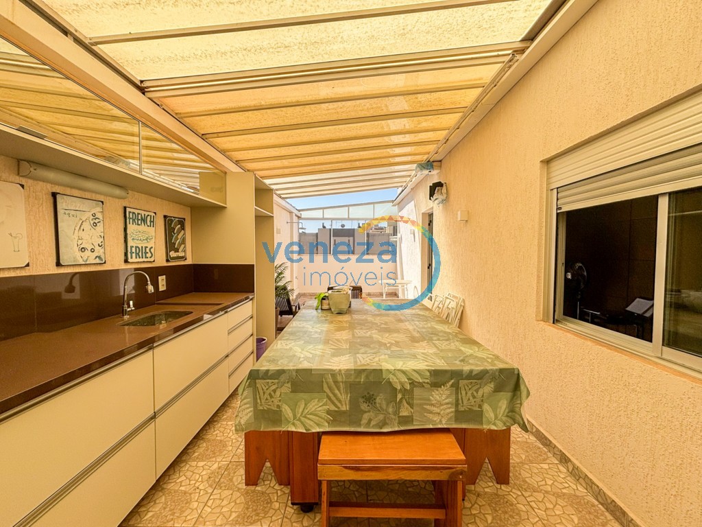 Apartamento à venda no bairro Centro de Londrina com 185.13m<sup>2</sup> útil, 4 quartos, 1 vaga de garagem