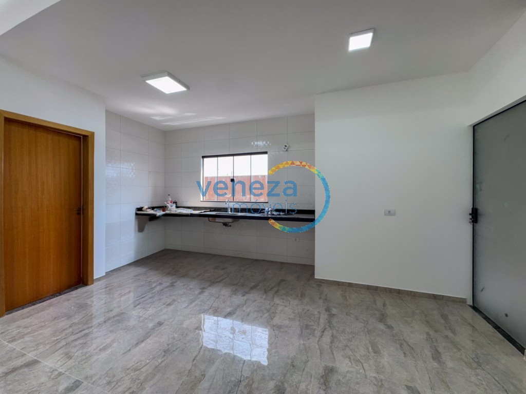 Casa Residencial para locação no bairro Heimtal de Londrina com 103m<sup>2</sup> útil, 3 quartos, 1 vaga de garagem