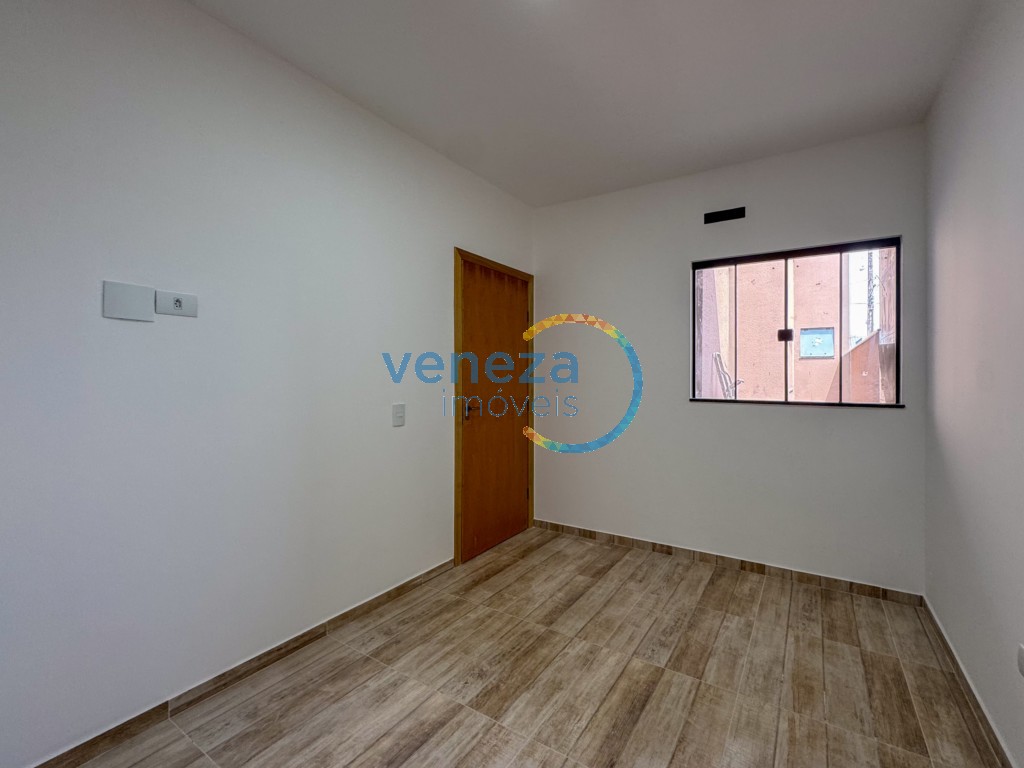 Casa Residencial para locação no bairro Heimtal de Londrina com 103m<sup>2</sup> útil, 3 quartos, 1 vaga de garagem