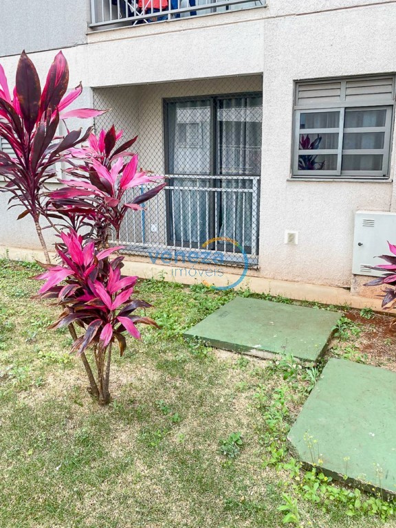 Apartamento à venda no bairro Vivi Xavier de Londrina com 45m<sup>2</sup> útil, 2 quartos, 1 vaga de garagem