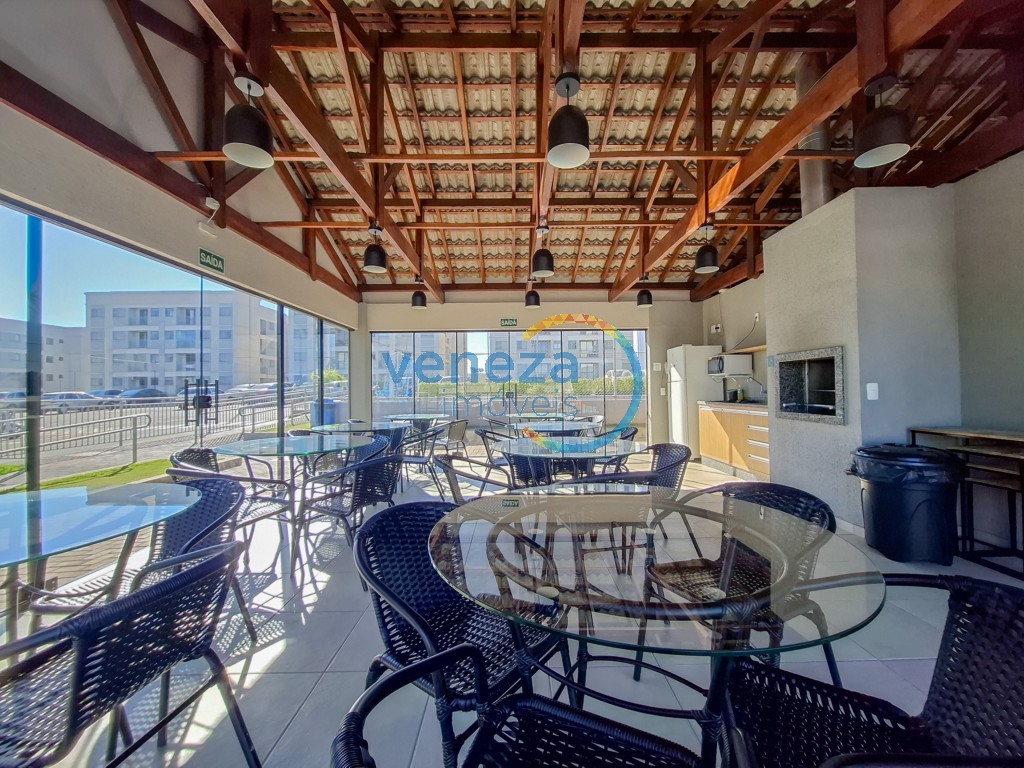 Apartamento à venda no bairro Vivi Xavier de Londrina com 45m<sup>2</sup> útil, 2 quartos, 1 vaga de garagem