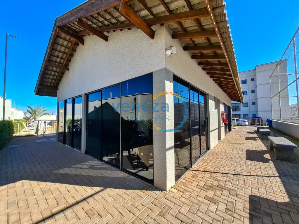 Apartamento à venda no bairro Vivi Xavier de Londrina com 45m<sup>2</sup> útil, 2 quartos, 1 vaga de garagem