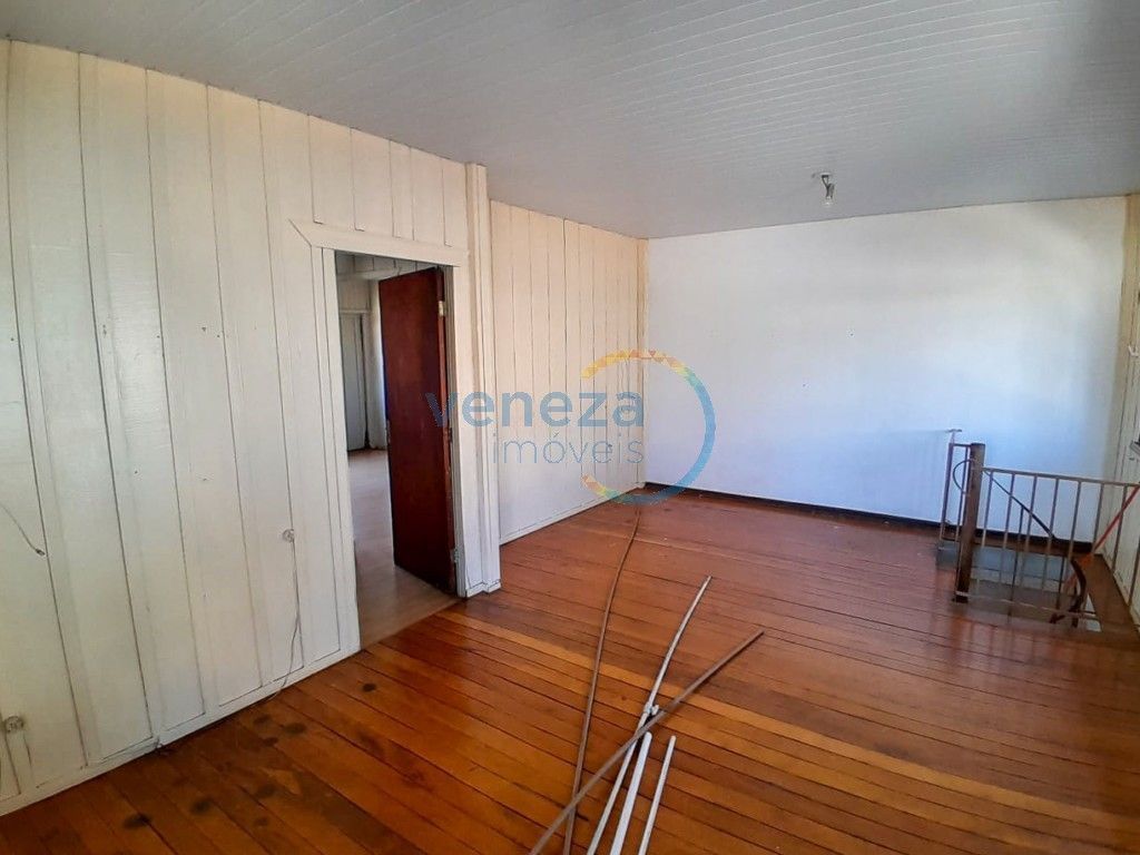 Casa Residencial à venda no bairro Ipanema de Londrina com 189.92m<sup>2</sup> útil, 3 quartos, 2 vagas de garagem